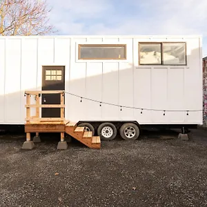  Apartment - The Graffiti Alley Tiny House - Food, Art & Beer United States